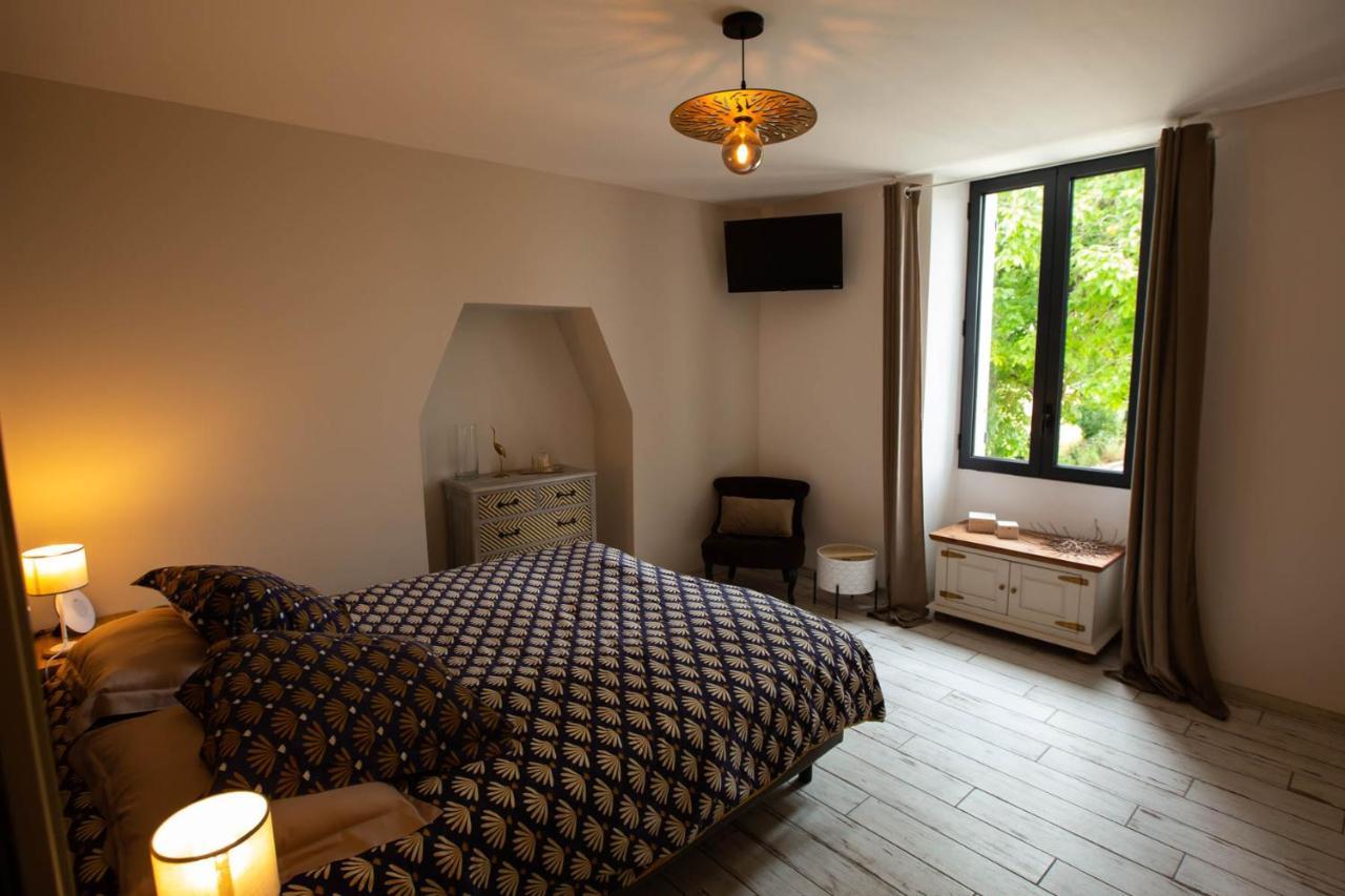 Au Bouchon Hotel Saint-Aigulin Eksteriør billede