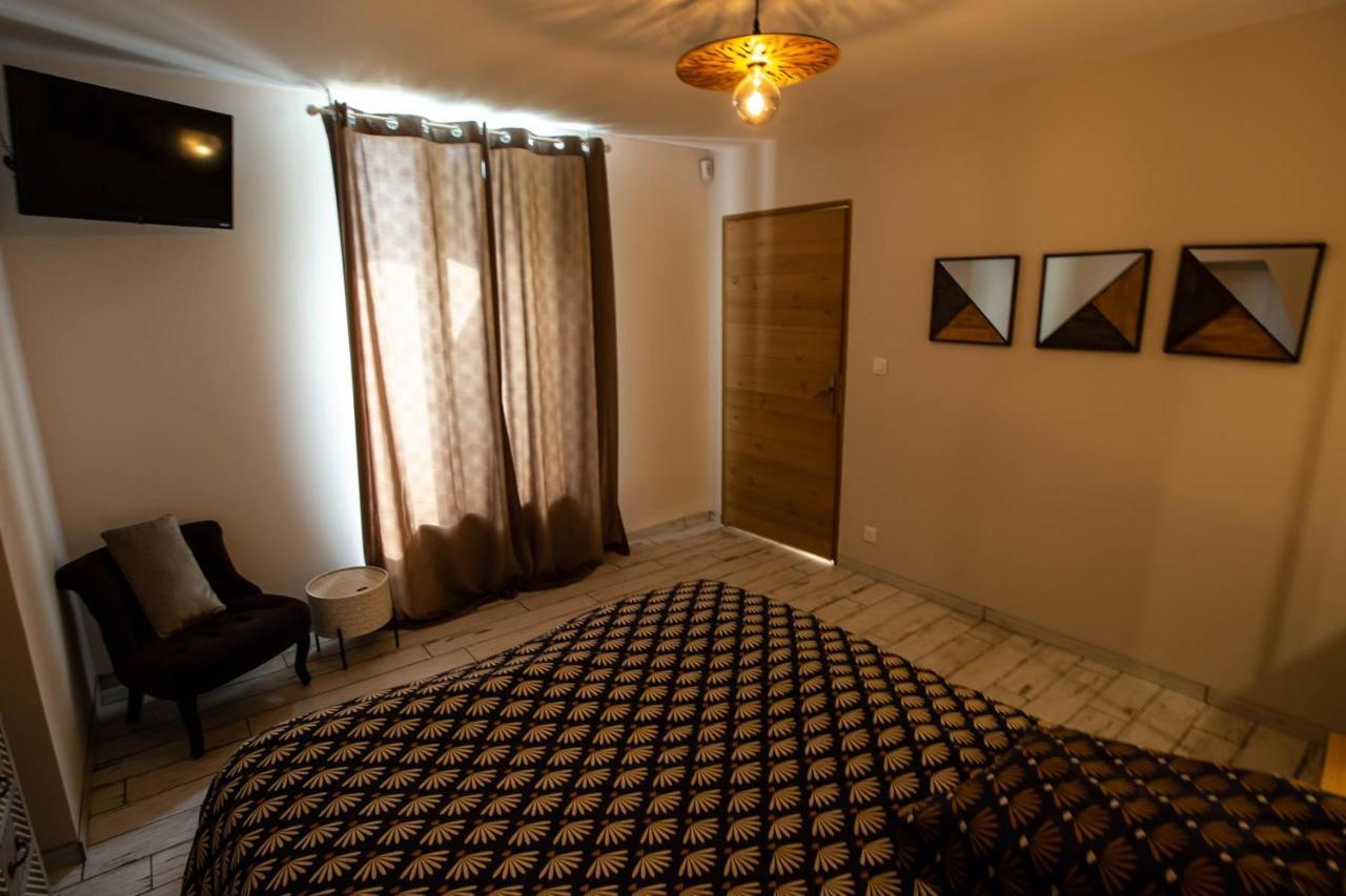 Au Bouchon Hotel Saint-Aigulin Eksteriør billede
